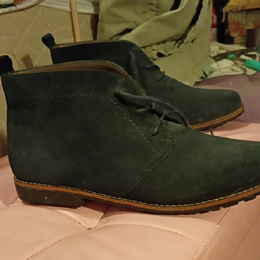 White Mountain Navy Blue Boots
